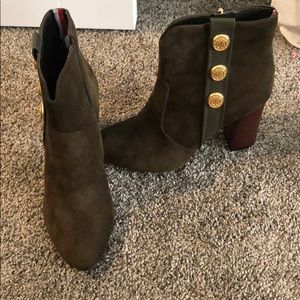 Tommy Hilfiger suede olive green booties